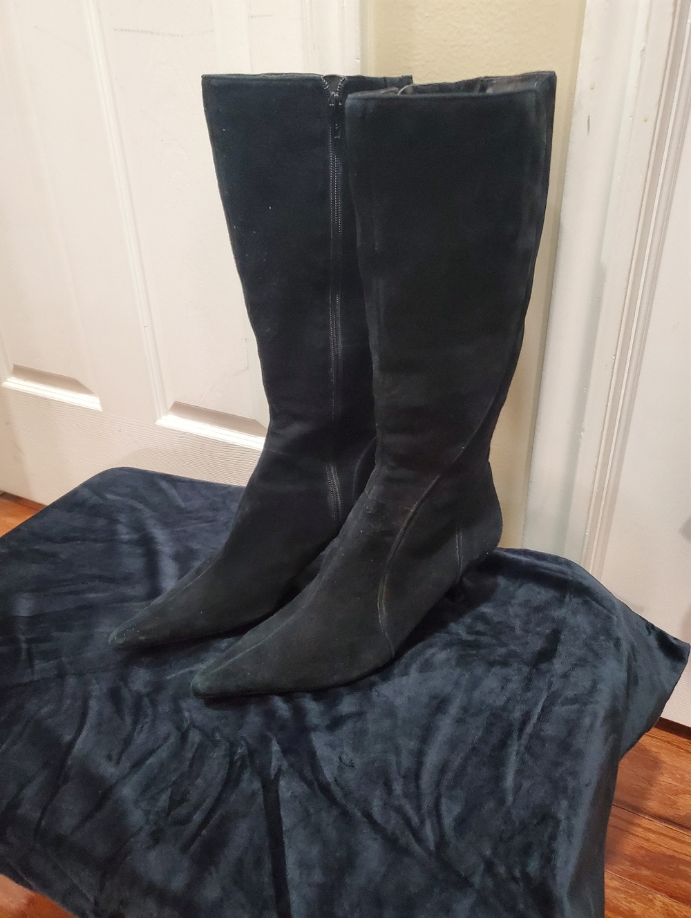 SOLD Bandolino Suede zipper boots